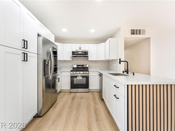 5710 E Tropicana Avenue, Unit 2022, Las Vegas, NV 89122