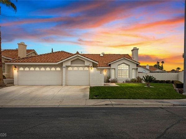 8200 Ocean Gate Way, Las Vegas, NV 89128