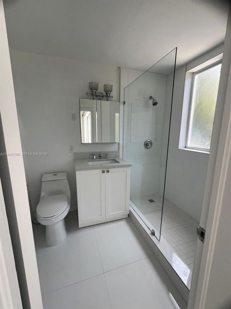 3921 N Meridian Ave, Unit 1A, Miami Beach, FL 33140 Photo