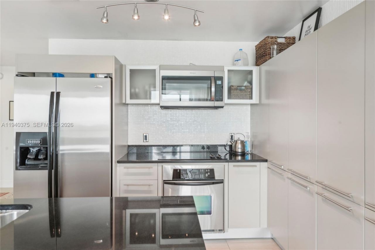 1900 N Bayshore Dr, Unit 1511, Miami, FL 33132 Photo