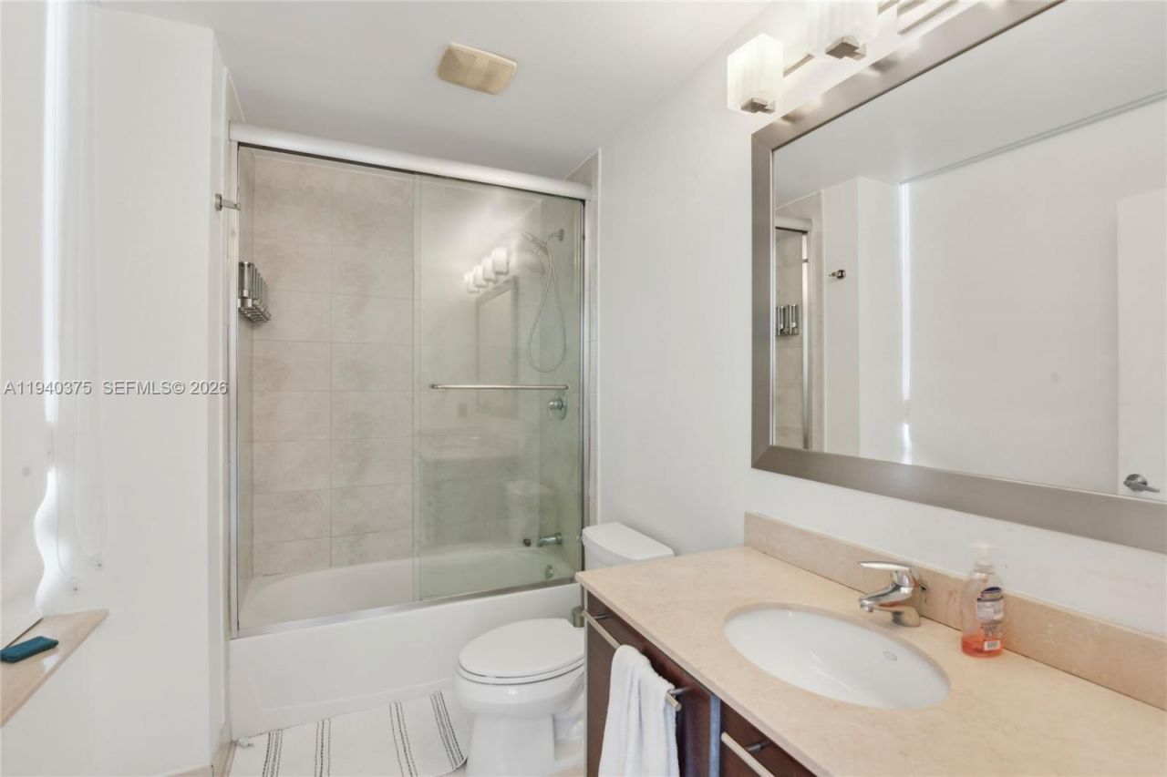 1900 N Bayshore Dr, Unit 1511, Miami, FL 33132 Photo