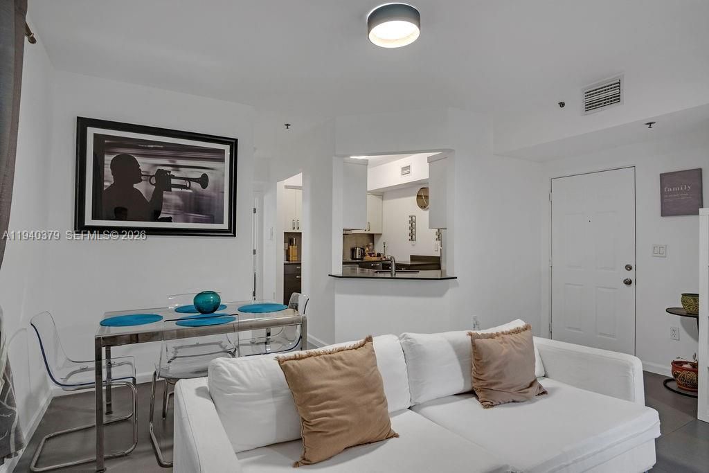 747 Michigan Ave , Unit 201, Miami Beach, FL 33139 Photo