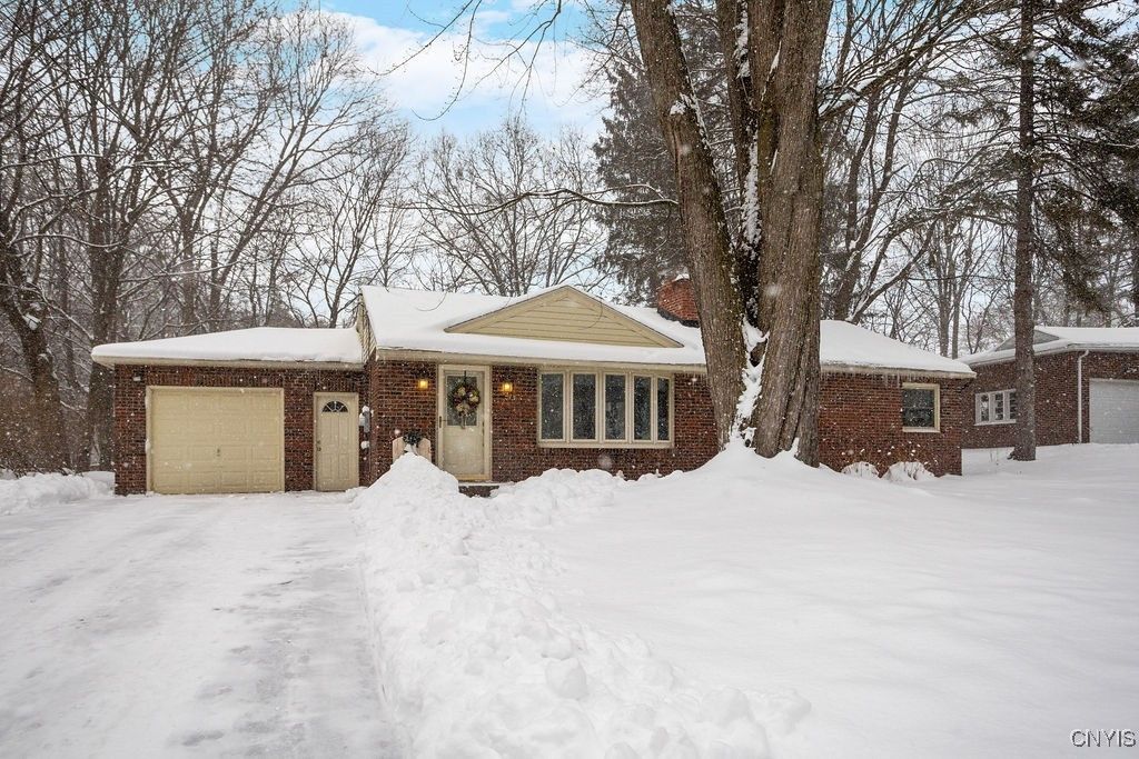 213 Euclid Drive, Fayetteville, NY 13066 Main Photo