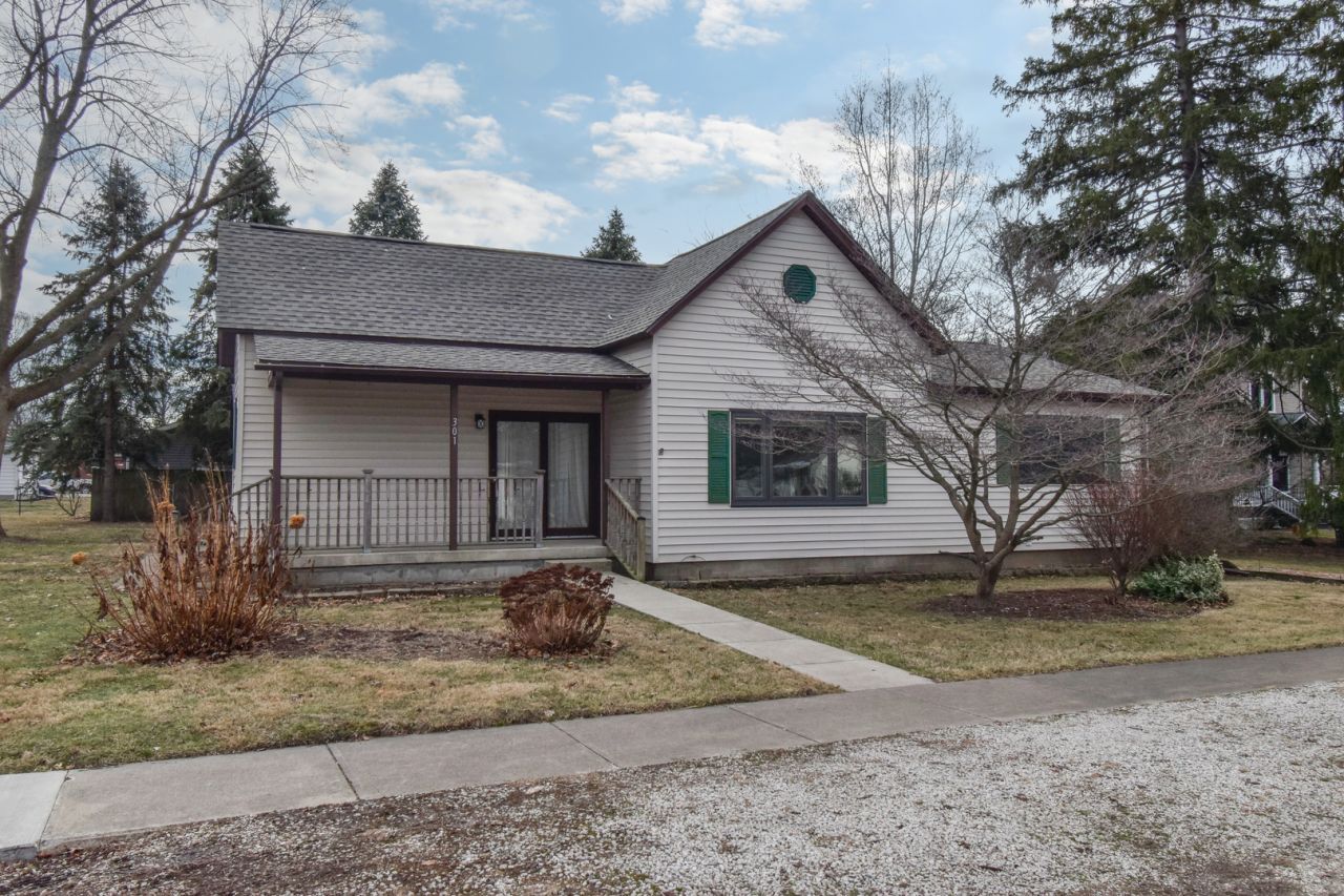 301 E Douglas Street, Saint Joseph, IL 61873 Main Photo