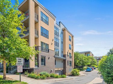 2566 Ellis Avenue, Unit 103, Saint Paul, MN 55114