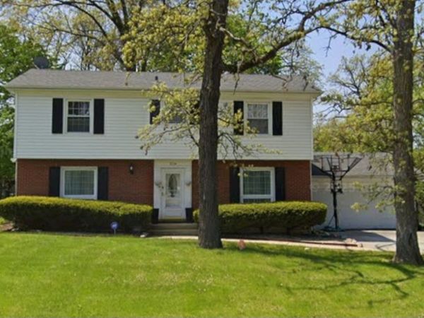 2724 Chariot Lane, Olympia Fields, IL 60461