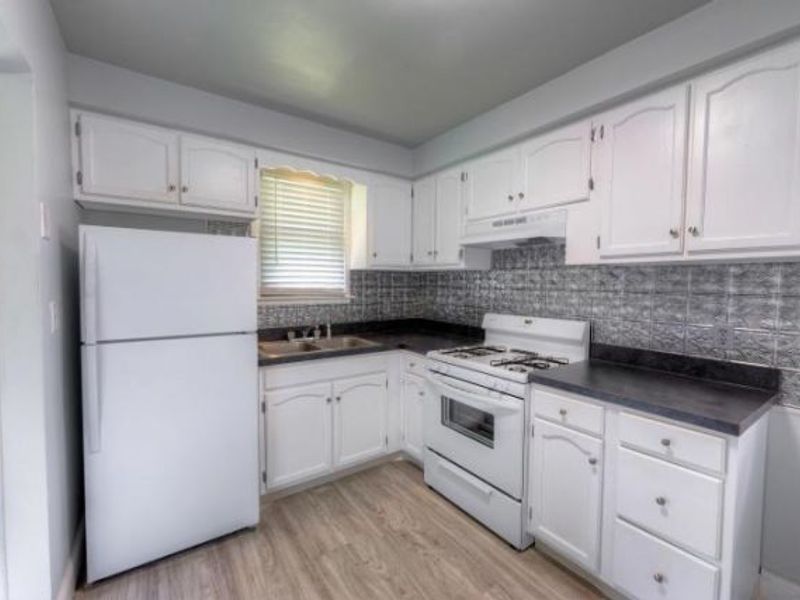 915 E 13th Avenue, Columbus, OH 43211 Photo 2