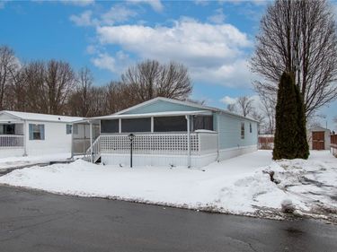 6377 WHISPERING WOODS, Unit 10, Williamson, NY 14589