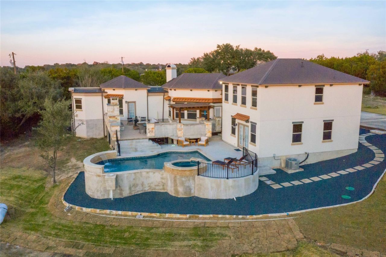 11209 Southwest Oaks Dr, Austin, TX 78737 Main Photo