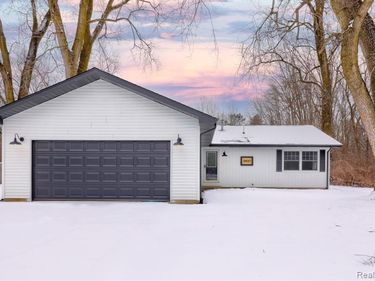 3937 Curtis Road, Bridgeport Twp, MI 48415