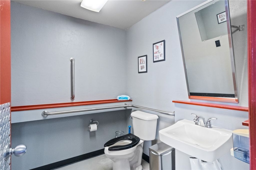 100 Veterans Memorial Way, Sebastian, FL 32958 Photo