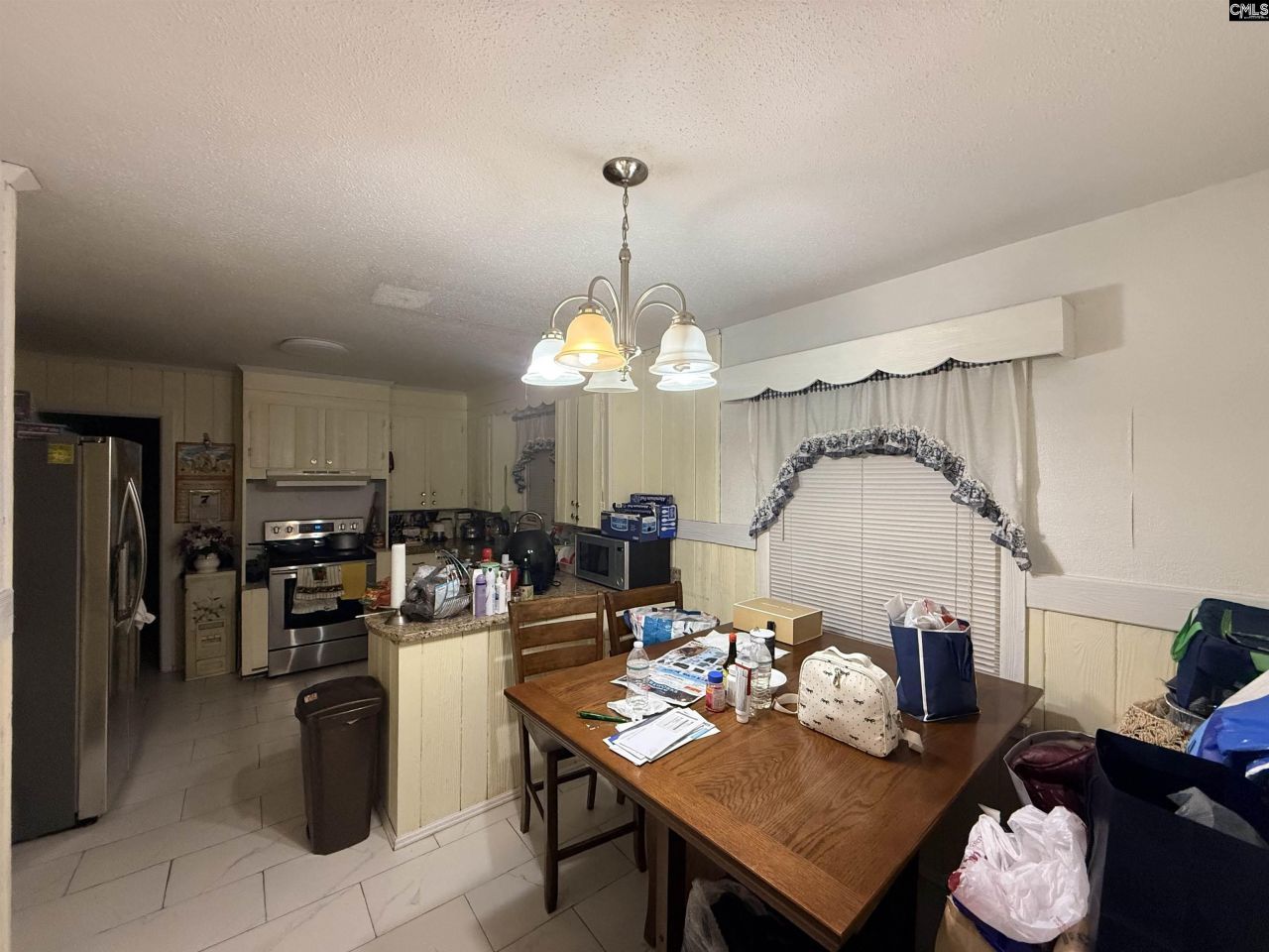 946 Bakersfield Road Photo 5