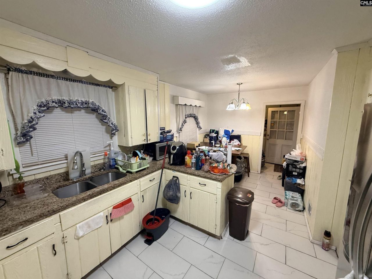 946 Bakersfield Road Photo 6