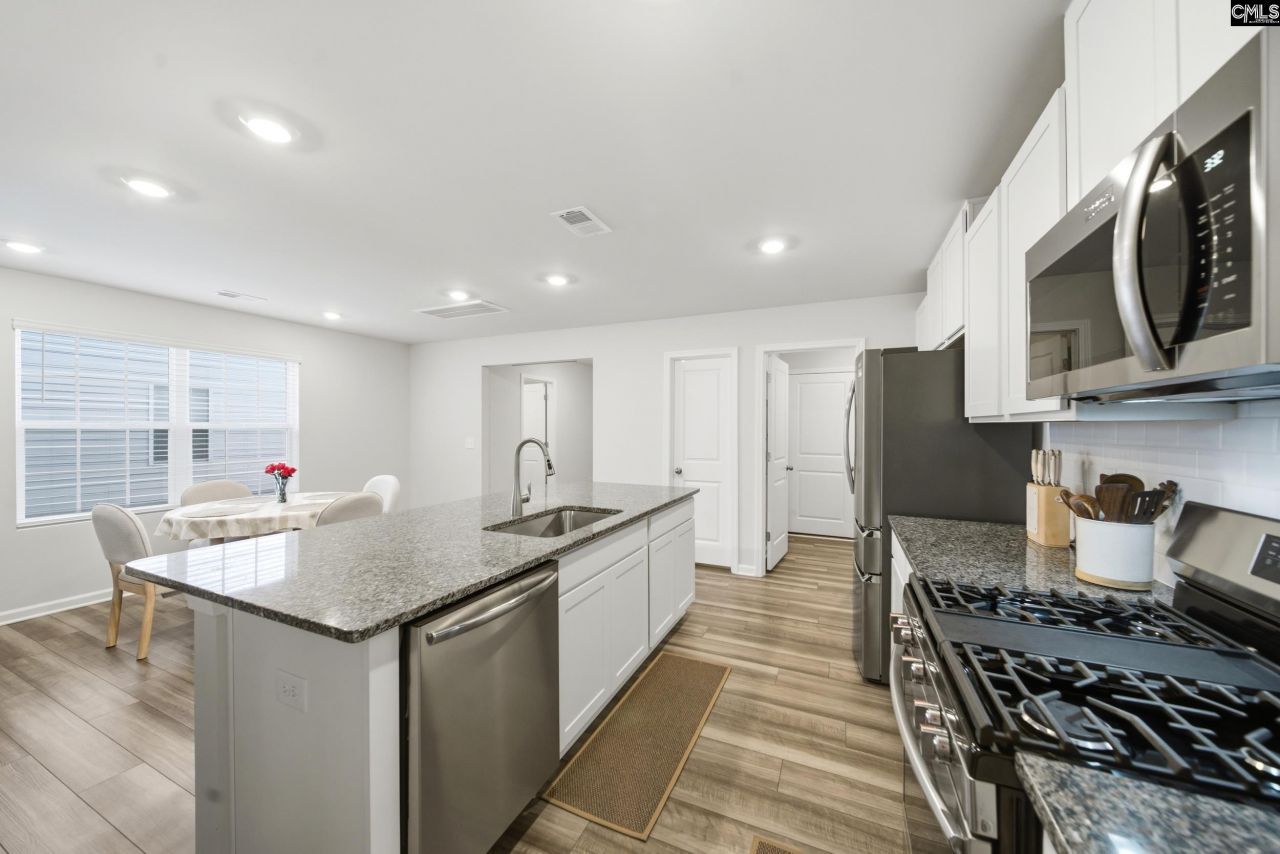 98 Parkwood Court Photo 13