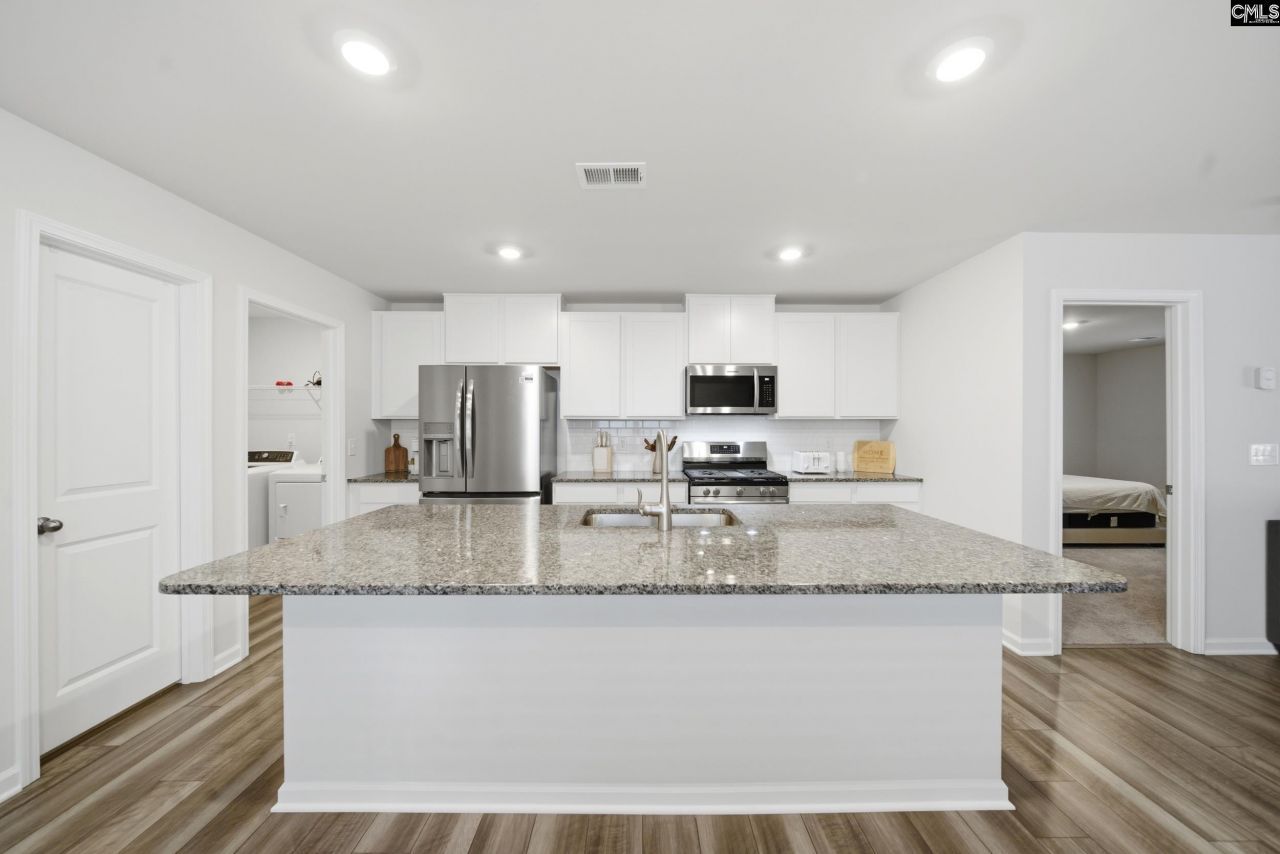 98 Parkwood Court Photo 14