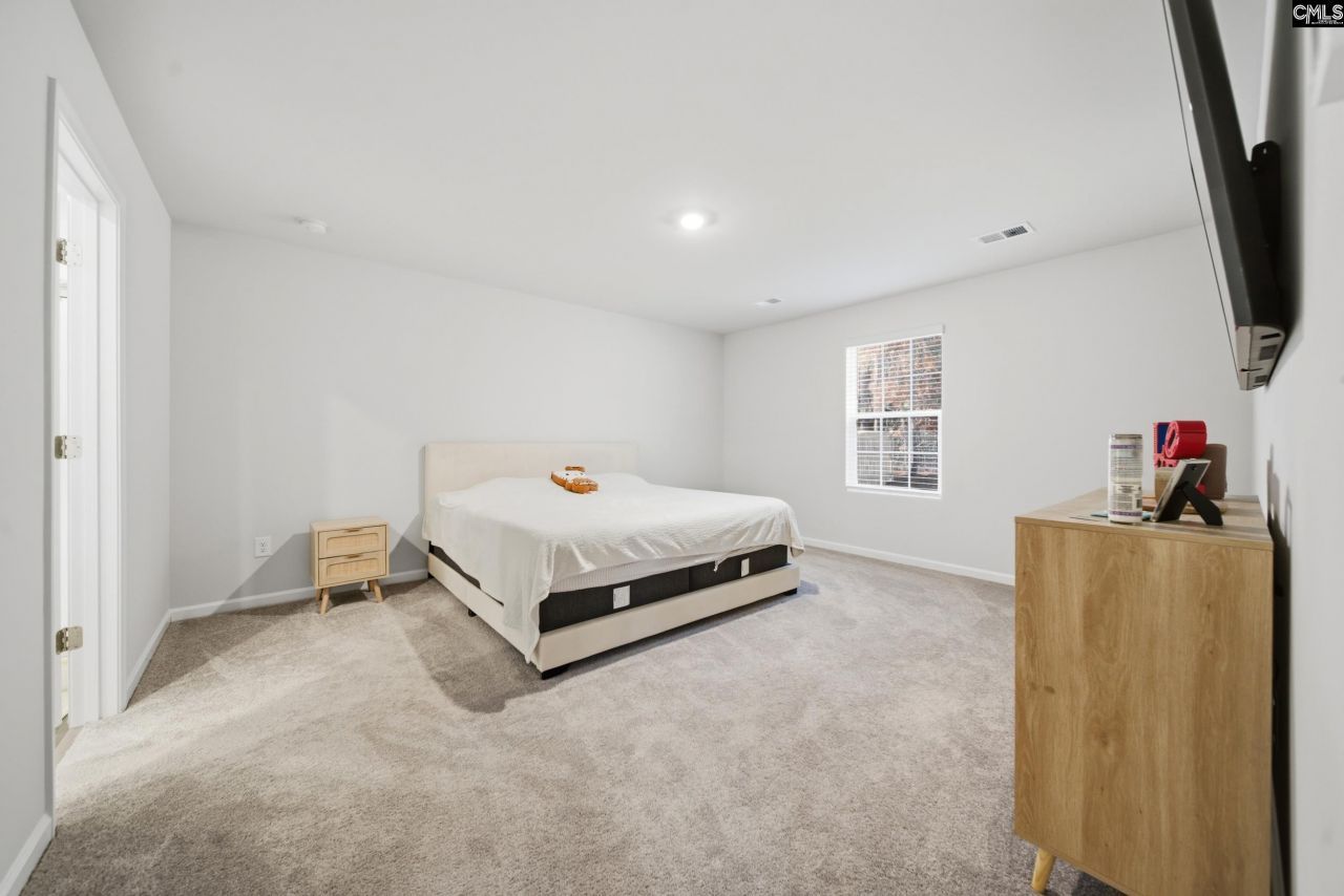 98 Parkwood Court Photo 19