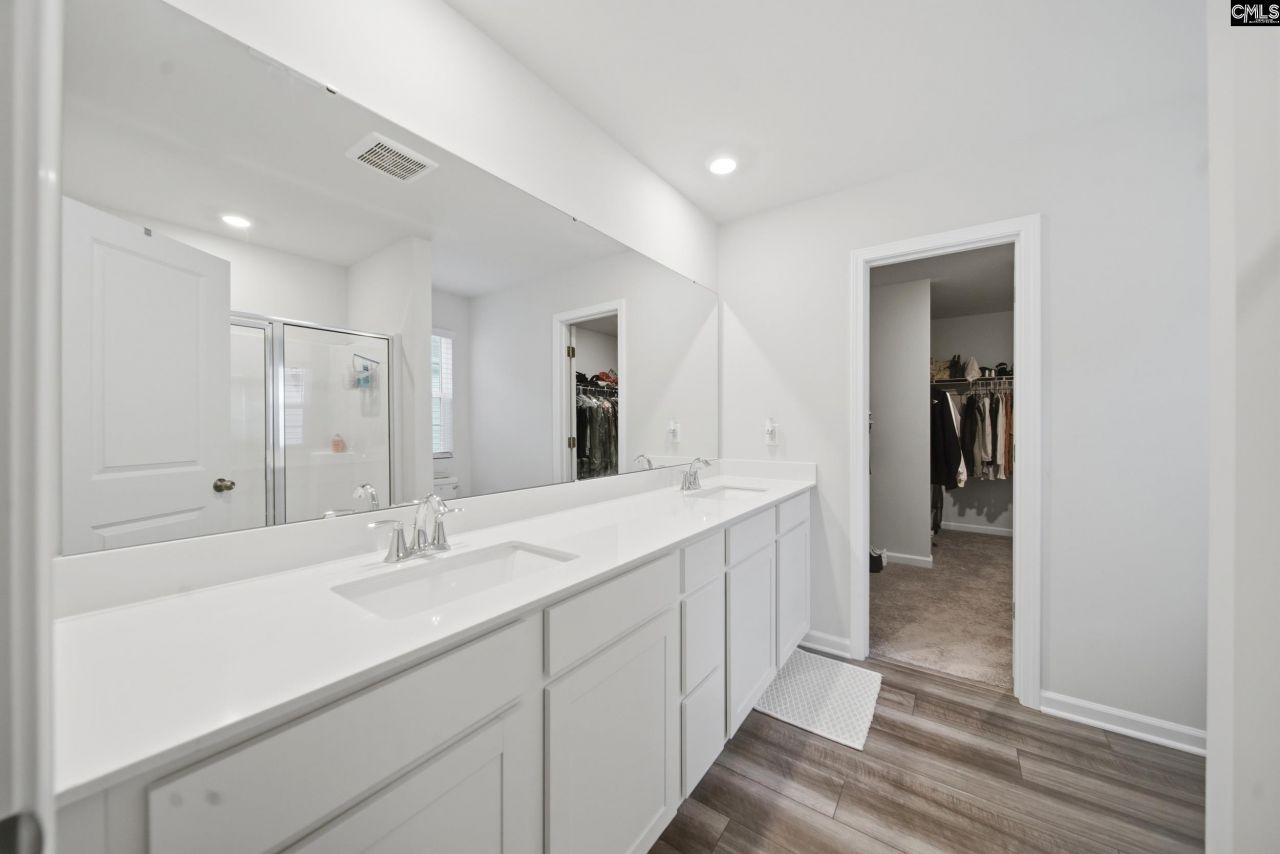 98 Parkwood Court Photo 23