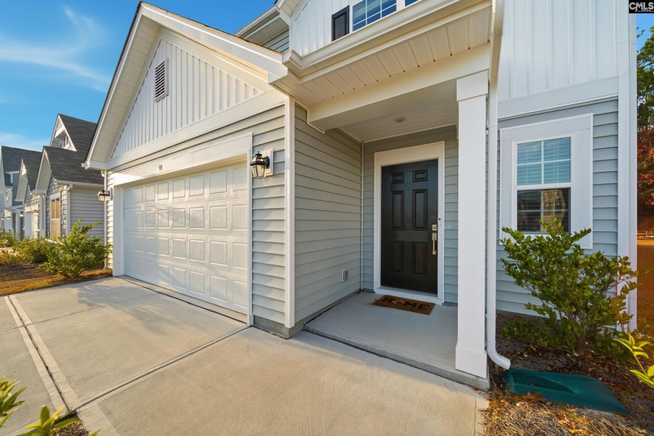 98 Parkwood Court Photo 4