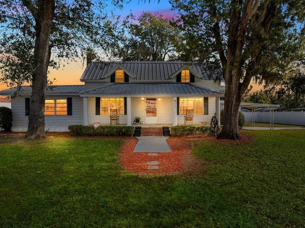 611 N WIGGINS ROAD, PLANT CITY, FL 33566