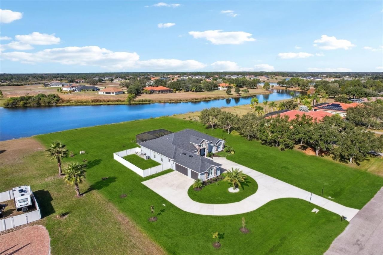5027 Lake Toscana Drive, Wimauma, FL 33598 Photo