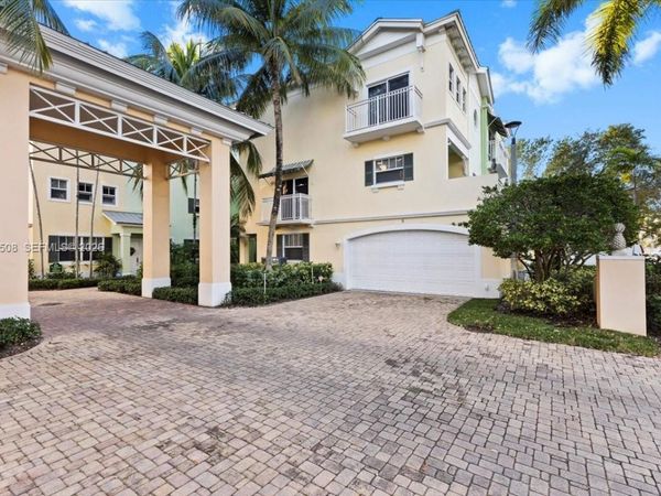 630 SE 15th St, Unit 3, Fort Lauderdale, FL 33316