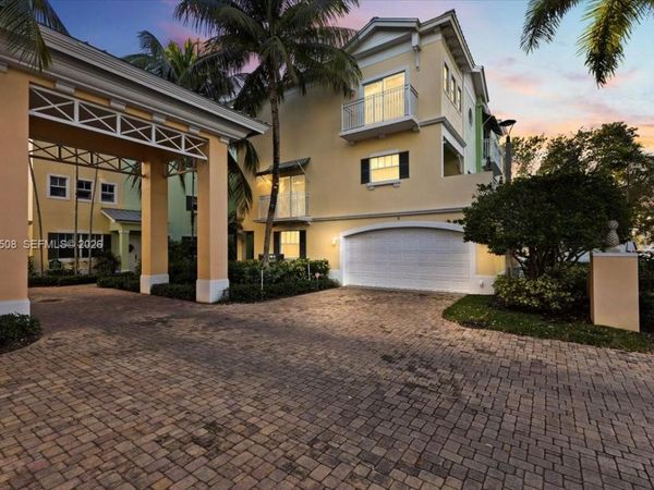 630 SE 15th St, Unit 3, Fort Lauderdale, FL 33316