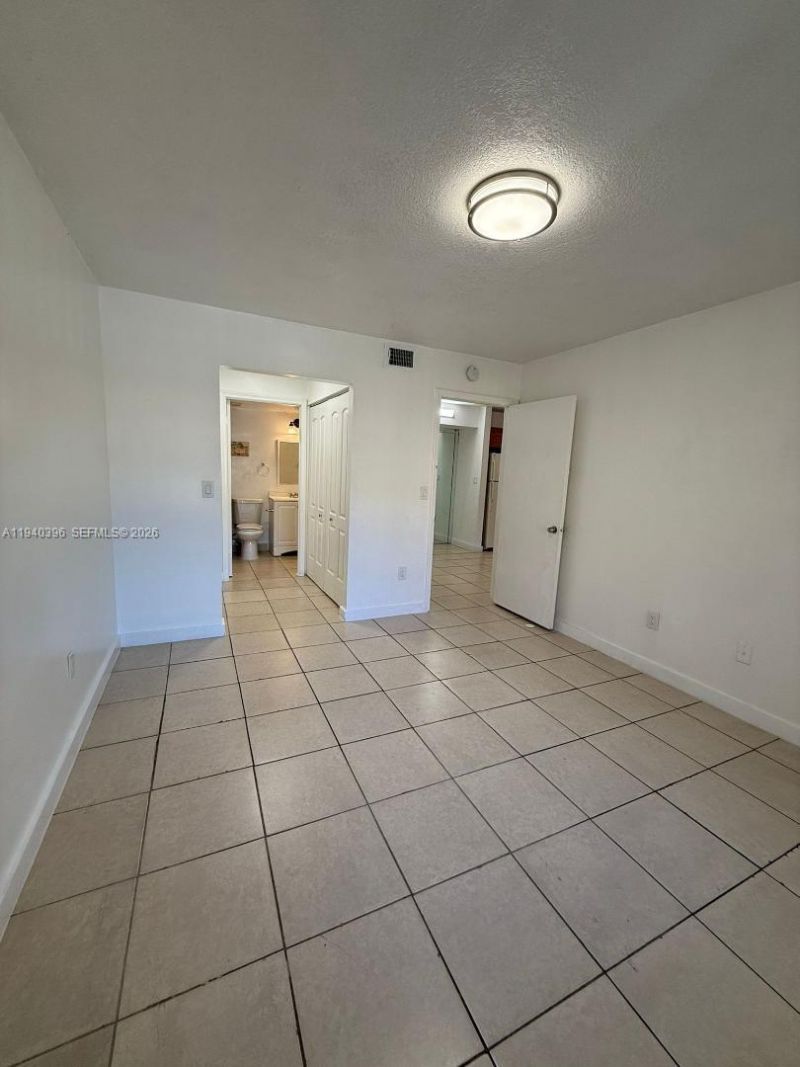 6545 W 27th Ct , Unit 11-47, Hialeah, FL 33016 Photo