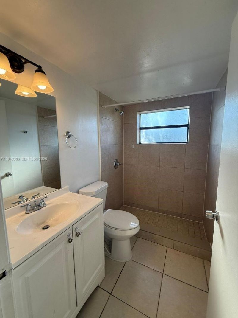 6545 W 27th Ct , Unit 11-47, Hialeah, FL 33016 Photo