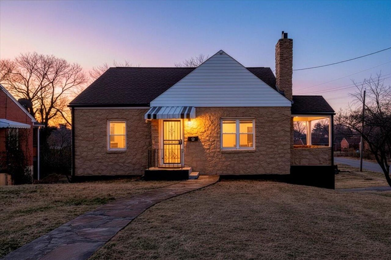 3452 Courtland Rd Nw, Roanoke, VA 24012 Main Photo