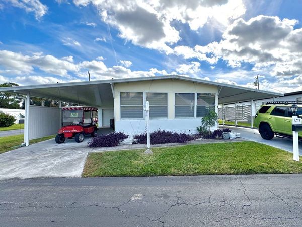 1275 Flintlock Dr, Daytona Beach, FL 32119