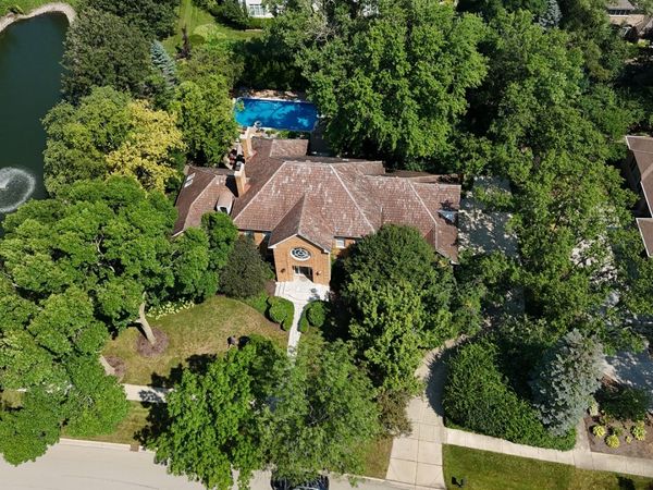 2266 Pebble Creek Drive, Lisle, IL 60532