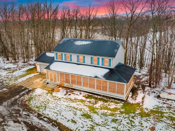 1500 Sanford Lane, Buchanan, MI 49107