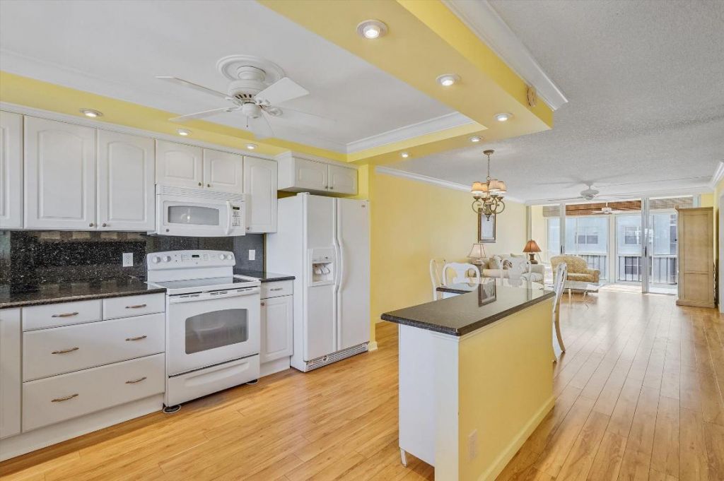 2014 S Federal Highway, Unit 308, Boynton Beach, FL 33435 Photo