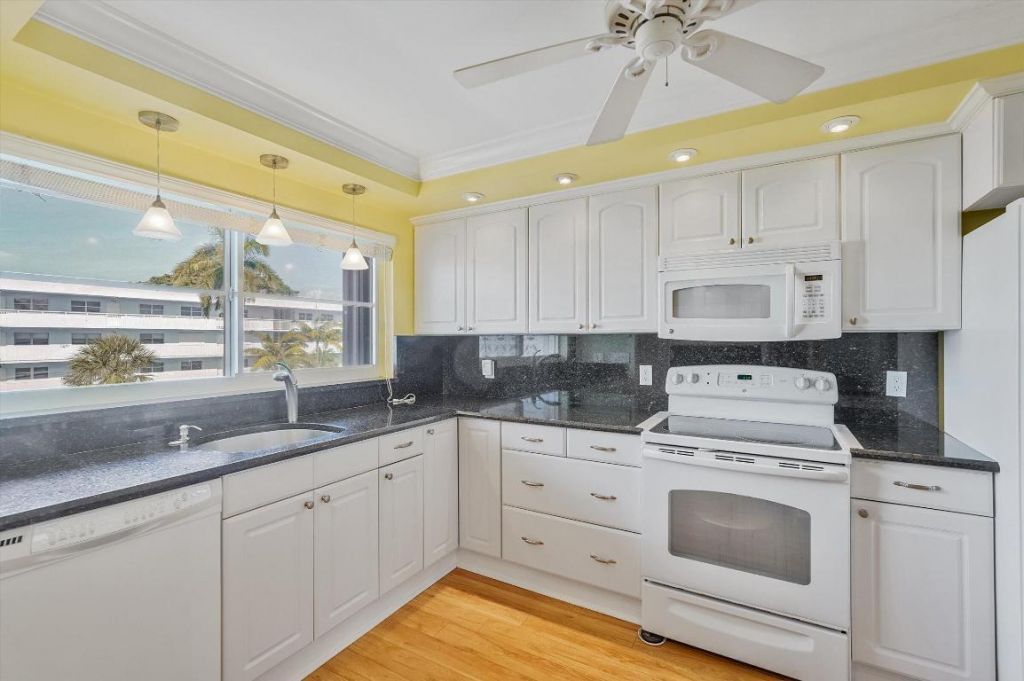 2014 S Federal Highway, Unit 308, Boynton Beach, FL 33435 Photo