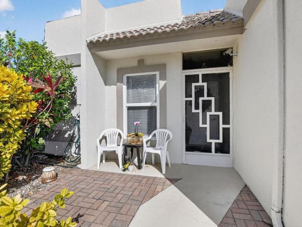 9215 Flynn Circle, Unit 8, Boca Raton, FL 33496