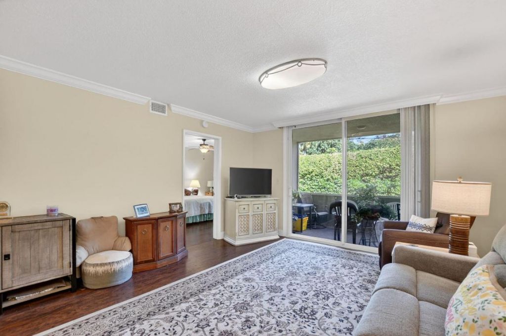 9215 Flynn Circle, Unit 8, Boca Raton, FL 33496 Photo