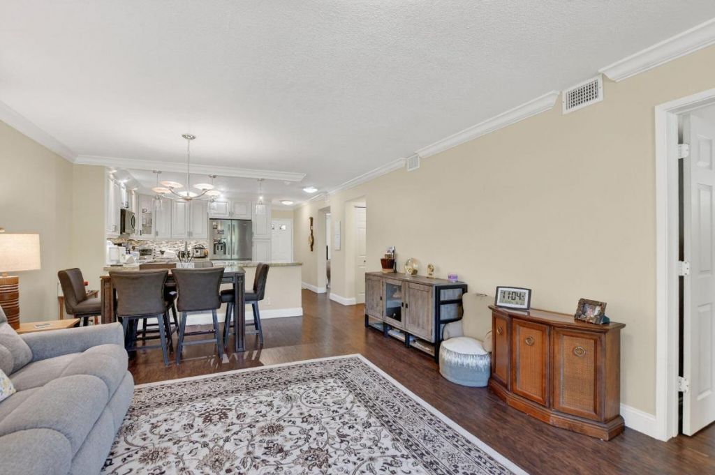 9215 Flynn Circle, Unit 8, Boca Raton, FL 33496 Photo