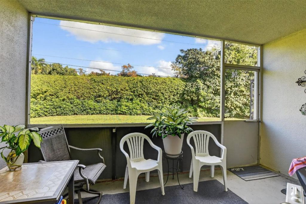 9215 Flynn Circle, Unit 8, Boca Raton, FL 33496 Photo