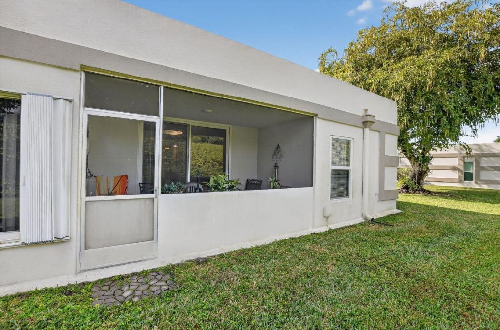 9215 Flynn Circle, Unit 8, Boca Raton, FL 33496 Photo