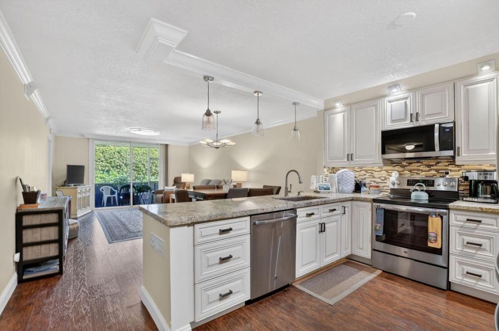 9215 Flynn Circle, Unit 8, Boca Raton, FL 33496 Photo