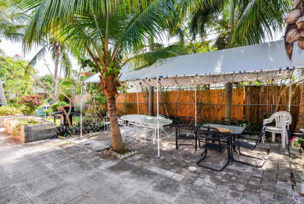 317 N D Street E, Lake Worth Beach, FL 33460 Photo