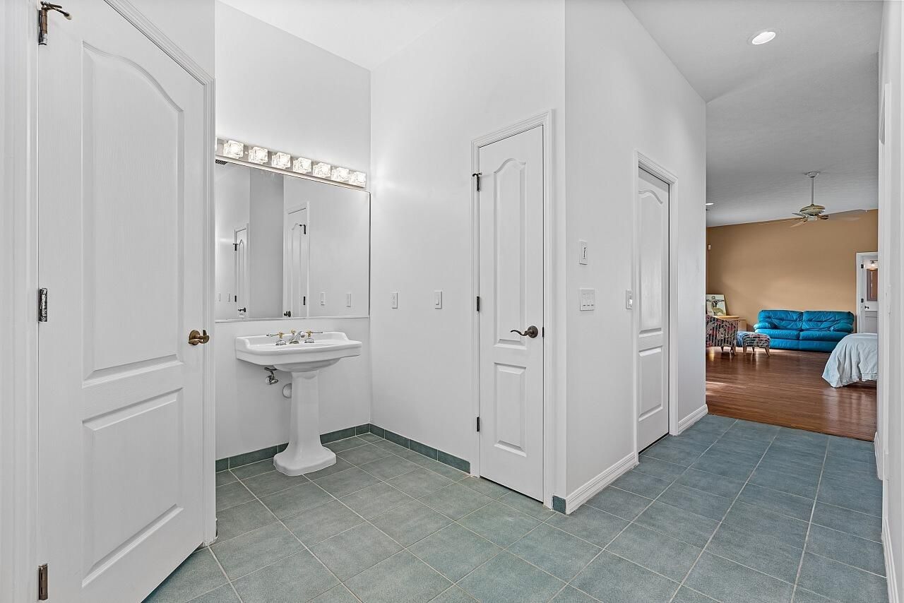 8601 S Ocean Drive, Jensen Beach, FL 34957 Photo