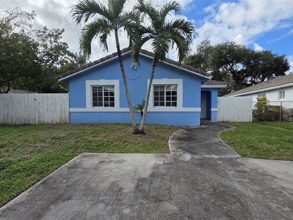 1649 SW 28th Ter, Fort Lauderdale, FL 33312