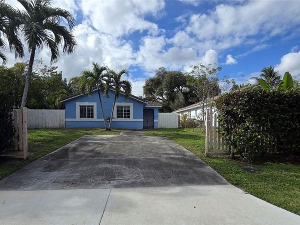 1649 SW 28th Terrace, Fort Lauderdale, FL 33312