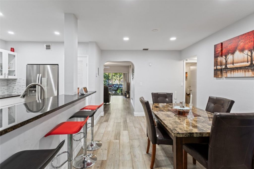 6060 S Falls Circle Drive, Unit 218, Lauderhill, FL 33319 Photo