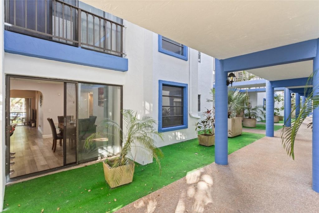 6060 S Falls Circle Drive, Unit 218, Lauderhill, FL 33319 Photo