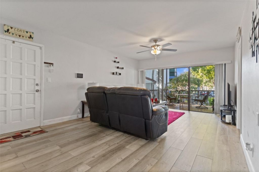 6060 S Falls Circle Drive, Unit 218, Lauderhill, FL 33319 Photo