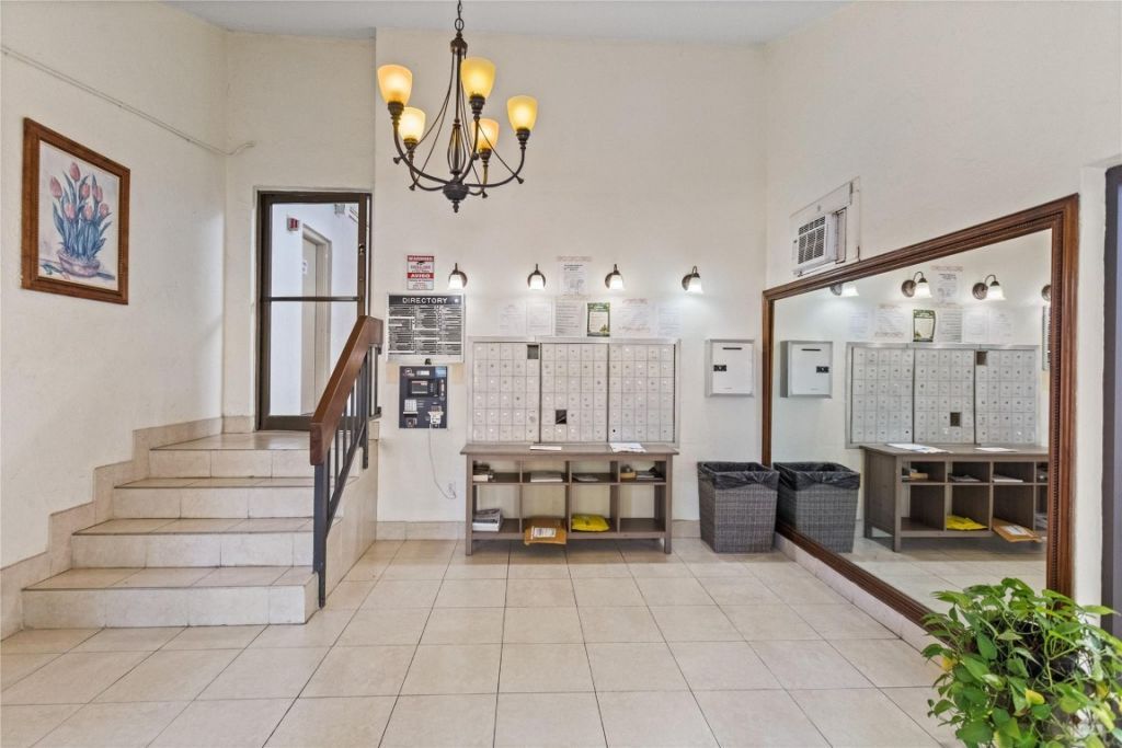 6060 S Falls Circle Drive, Unit 218, Lauderhill, FL 33319 Photo