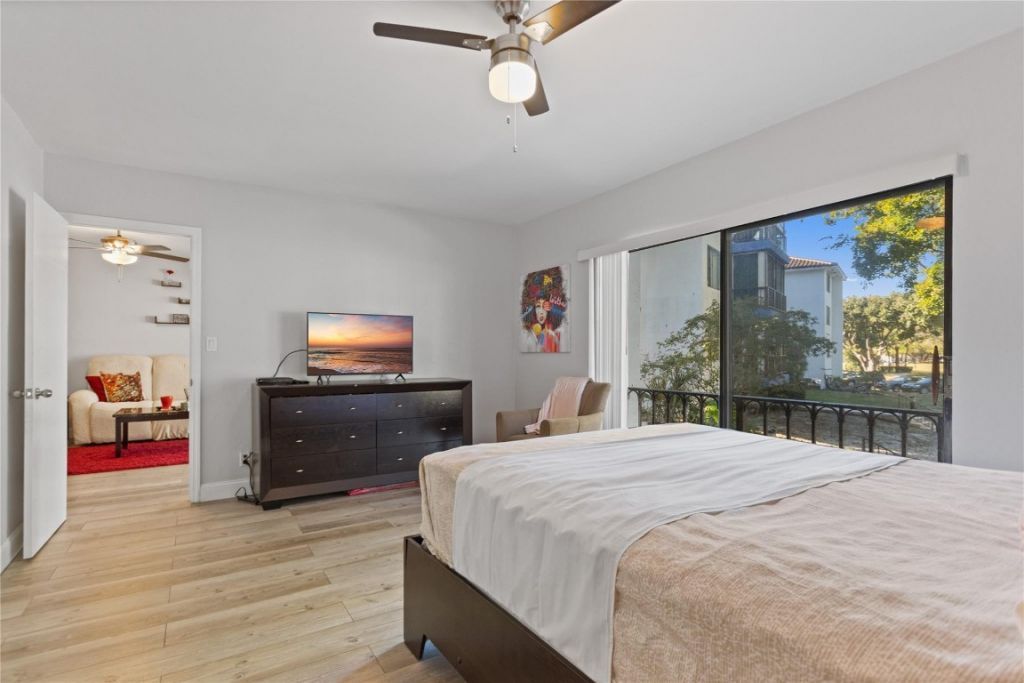 6060 S Falls Circle Drive, Unit 218, Lauderhill, FL 33319 Photo