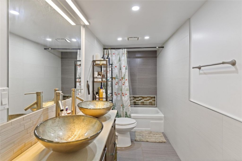 6060 S Falls Circle Drive, Unit 218, Lauderhill, FL 33319 Photo